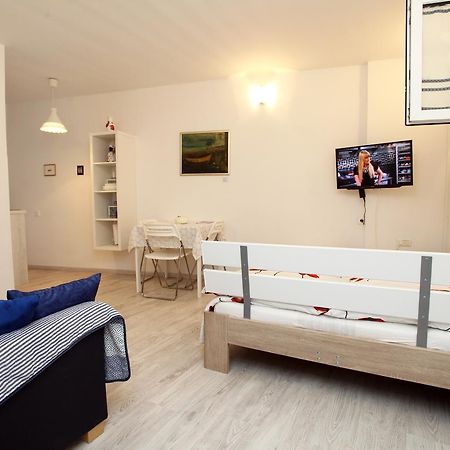 Apartma Mery Piran Eksteriør bilde