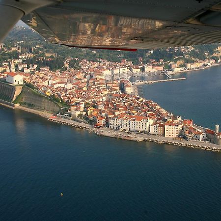 Apartma Mery Piran Eksteriør bilde