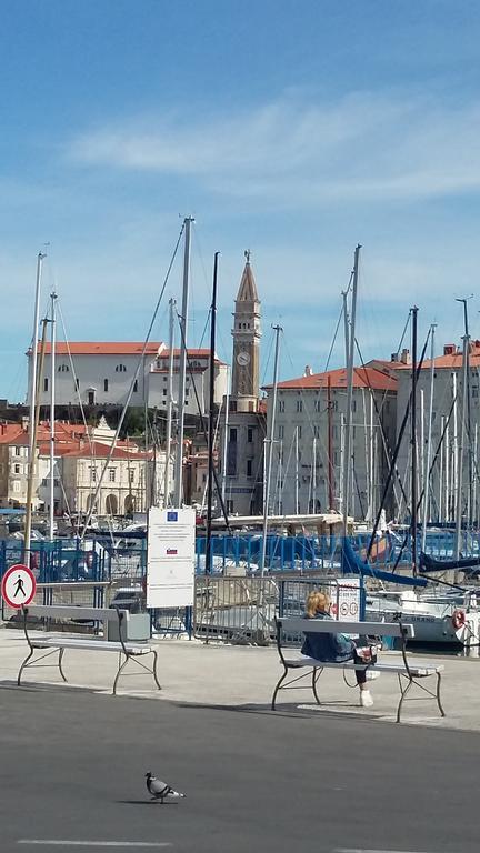 Apartma Mery Piran Eksteriør bilde