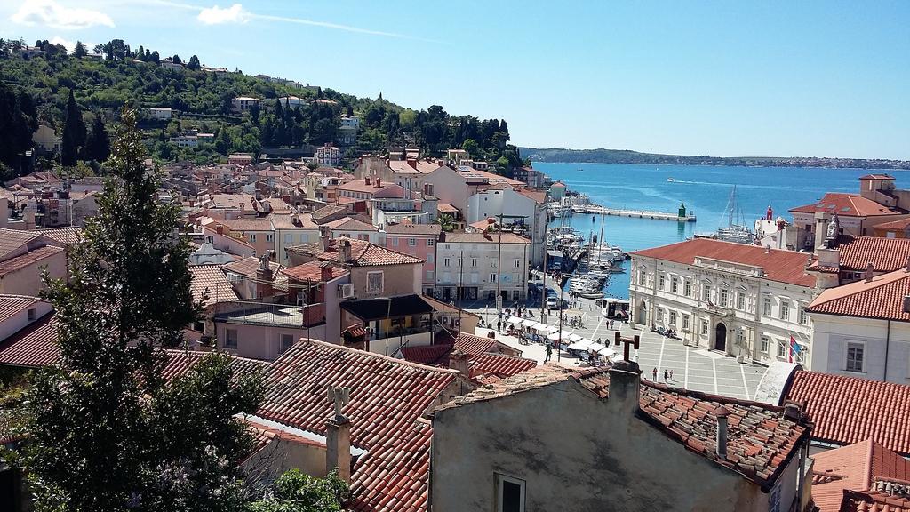 Apartma Mery Piran Eksteriør bilde
